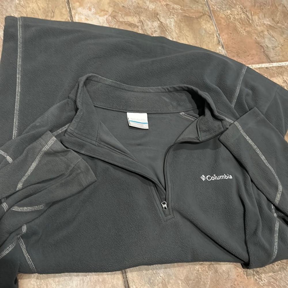 Columbia dark gray pullover size XLT